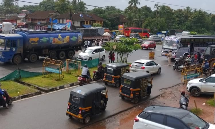 ಅಪಘಾತ ತಾಣವಾಗಿ ಬದಲಾಗುತ್ತಿದೆ ಕಟಪಾಡಿ ಜಂಕ್ಷನ್‌: ಬೇಕಿದೆ ತುರ್ತು ಸೇವೆಗಾಗಿ ಆ್ಯಂಬುಲೆನ್ಸ್‌