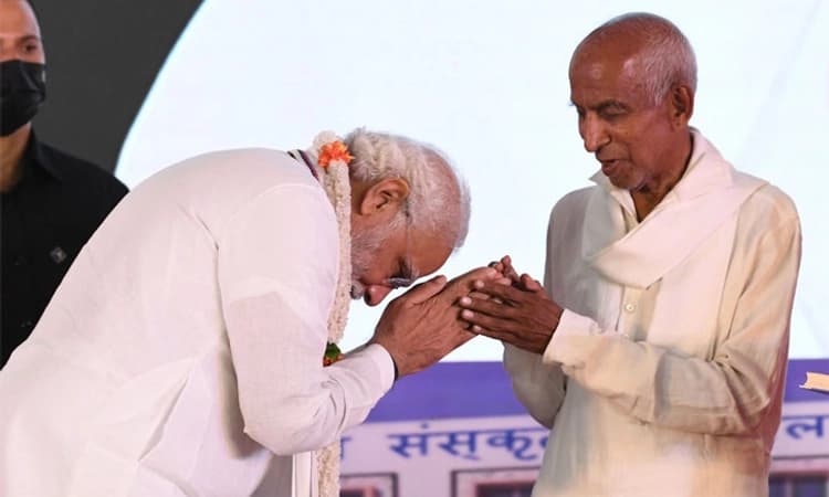 ಶ್ರೀ ಸಿದ್ದೇಶ್ವರ ಸ್ವಾಮಿಗಳು ಸಮಾಜ ಸೇವೆಗಾಗಿ ಸ್ಮರಣೀಯರು : ಪ್ರಧಾನಿ ಸಂತಾಪ