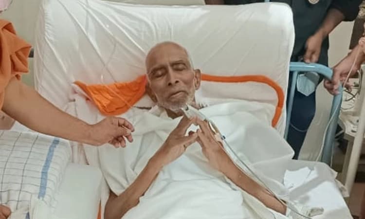 ಸಿದ್ಧೇಶ್ವರಶ್ರೀ ಗಂಜಿ ಸೇವಿಸಿದ್ದಾರೆ, ಆರೋಗ್ಯ ಸ್ಥಿರವಾಗಿದೆ : ವೈದ್ಯರ ಸ್ಪಷ್ಟನೆ