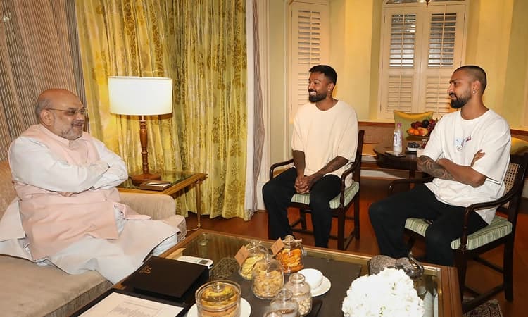 ಅಮಿಶ್‌ ಶಾ- ಪಾಂಡ್ಯ ಬ್ರದರ್  ಭೇಟಿ