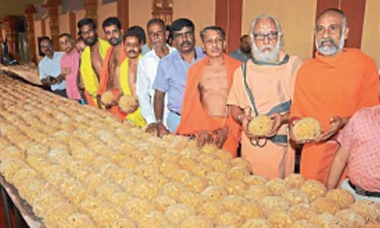 ಮೈಸೂರು: ಯೋಗ ನರಸಿಂಹಸಾಮಿ ದೇಗುಲದಿಂದ 2 ಲಕ್ಷ ಲಡ್ಡು ವಿತರಣೆ