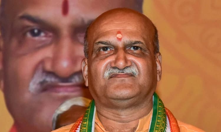 ಹಾಸನದಲ್ಲಿ ಕೊರಿಯರ್ ಮಿಕ್ಸಿ ಬ್ಲಾಸ್ಟ್ ಭಯೋತ್ಪಾದನೆಯ ಒಂದು ಭಾಗ: ಪ್ರಮೋದ್ ಮುತಾಲಿಕ್