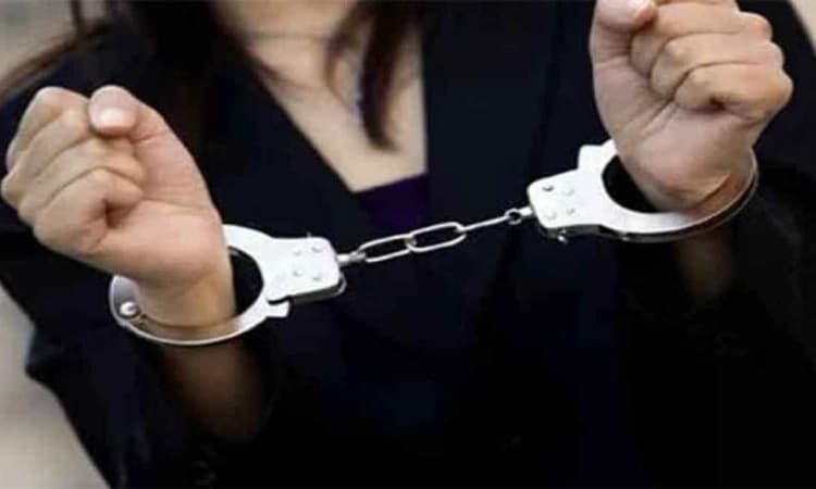 1 ಕೋಟಿ ಮೌಲ್ಯದ ಚಿನ್ನದೊಂದಿಗೆ ಯುವತಿಯ ಬಂಧನ