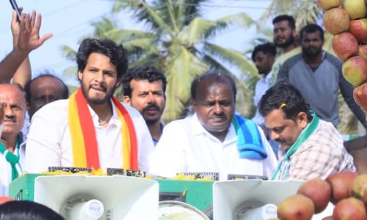 ಕುಮಾರಸ್ವಾಮಿ ಪುತ್ರನಾಗಿ ಹುಟ್ಟಿದ್ದು ನನ್ನ ಭಾಗ್ಯ…: ಭಾವುಕರಾದ ನಿಖಿಲ್