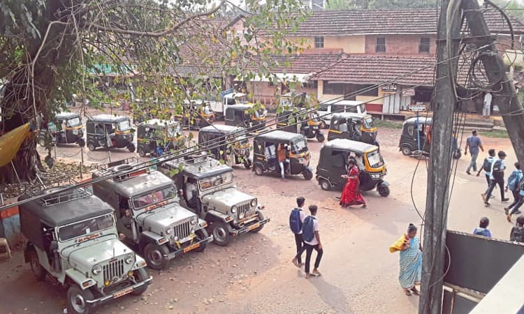 ಉಪ್ಪಿನಂಗಡಿ ಹಳೆ ಬಸ್‌ಸ್ಟಾಂಡ್‌: 10 ತಿಂಗಳು ಕಳೆದರೂ ನಡೆಯದ ಕಾಮಗಾರಿ