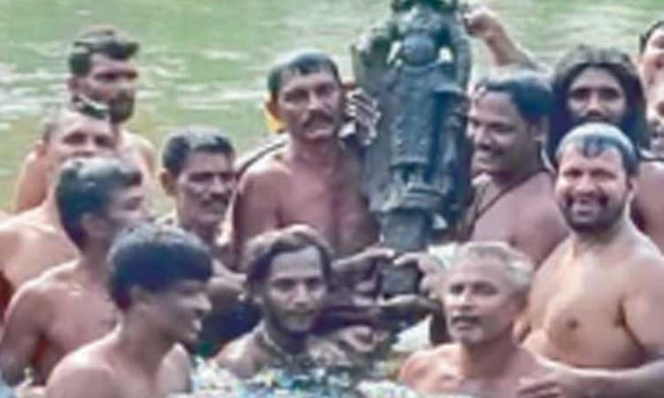 ಉಜಿರೆ; ನದಿಯಲ್ಲಿ ವಿಸರ್ಜಿಸಿದ್ದ ಮೂರ್ತಿ ಮರಳಿ ಪ್ರತಿಷ್ಠಾಪನೆ