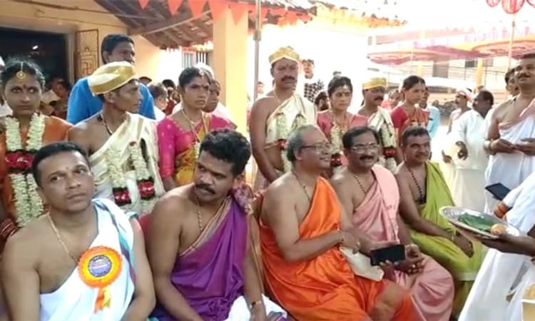 ಶಾಸ್ತ್ರೋಕ್ತ ಸಾಮೂಹಿಕ ವಿವಾಹ: ದಾಂಪತ್ಯ ಜೀವನಕ್ಕೆ ಕಾಲಿರಿಸಿದ 11 ಜೋಡಿ