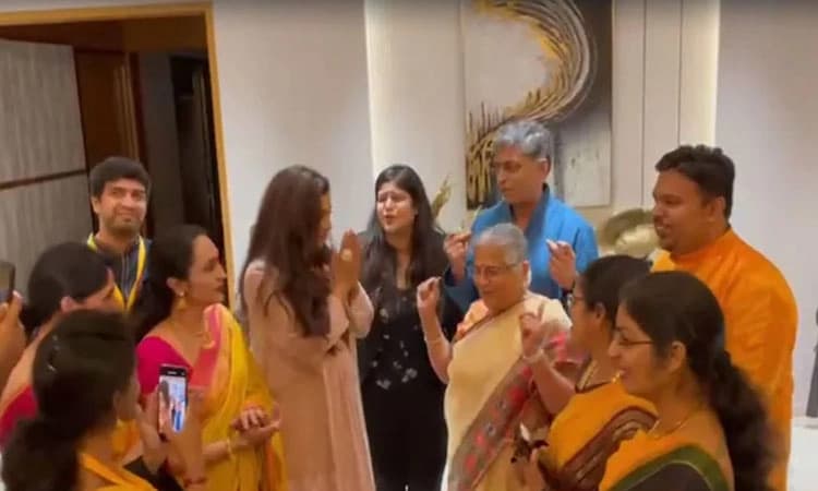 ವೈರಲ್‌ ವಿಡಿಯೋ: ಡ್ಯಾನ್ಸ್‌ ಮಾಡಿದ ಸುಧಾಮೂರ್ತಿ