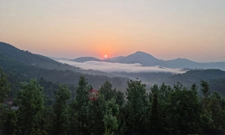 ಟ್ರೆಕ್ಕಿಂಗ್ ಪ್ರಿಯರಿಗೆ ಹಾಟ್ ಫೆವರೇಟ್ ಸ್ಪಾಟ್ ಬಲ್ಲಾಳರಾಯನ ದುರ್ಗದ ಕೋಟೆ