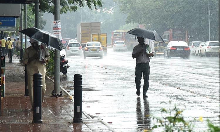 ಮಂಗಳೂರು: ದ.ಕ. ಹಲವೆಡೆ ಮಳೆ; ಮೋಡ ಕವಿದ ವಾತಾವರಣ