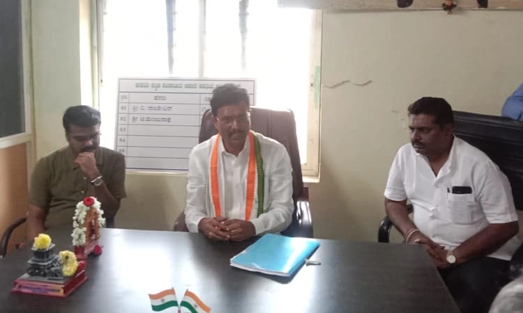 ಕುಡುತಿನಿ ಪ.ಪಂ ಮುಖ್ಯಧಿಕಾರಿಯನ್ನು ತರಾಟೆಗೆ ತೆಗೆದುಕೊಂಡ ಶಾಸಕ ತುಕಾರಾಂ