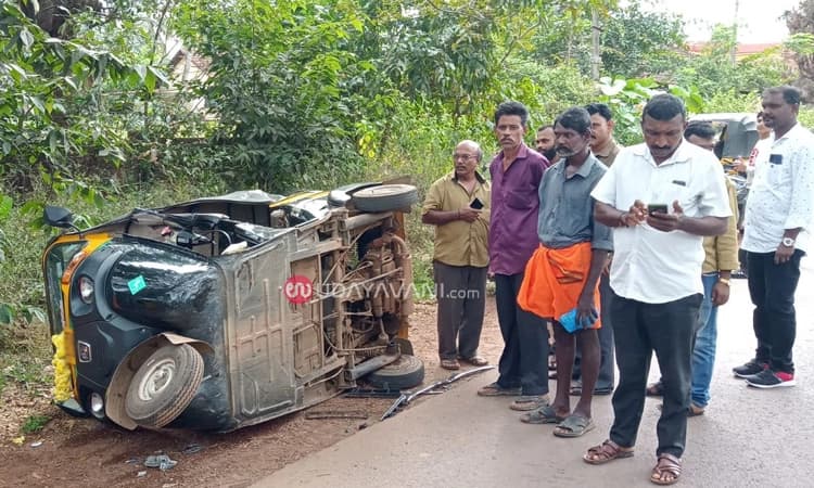 ಸುಂಕದಕಟ್ಟೆ: ಕಾರು ಢಿಕ್ಕಿ ಹೊಡೆದು ರಿಕ್ಷಾ ಪಲ್ಟಿ… ಚಾಲಕನಿಗೆ ಗಂಭೀರ ಗಾಯ