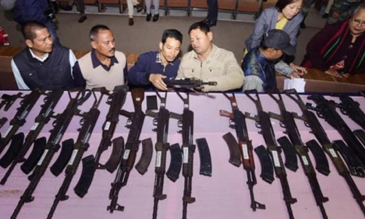 ಅಸ್ಸಾಂ : ಶಸ್ತ್ರಾಸ್ತ್ರಗಳ ಸಮೇತ ಶರಣಾಗತರಾದ ಸಾವಿರಕ್ಕೂ ಹೆಚ್ಚು ಬ್ರೂ ಉಗ್ರಗಾಮಿಗಳು