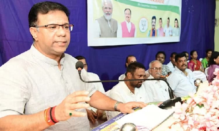 ಗಣಿ ಗುತ್ತಿಗೆಯನ್ನು ಹರಾಜು ಮಾಡಿ ಸ್ಥಳೀಯರಿಗೆ ಉದ್ಯೋಗ, ವ್ಯಾಪಾರ ಕಲ್ಪಿಸಲು ಪ್ರಯತ್ನ; ಸಚಿವ ವಿಶ್ವಜಿತ್ ರಾಣೆ