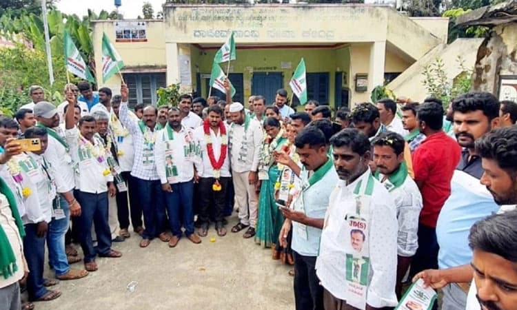 ಹುಣಸೂರು: ಉಮ್ಮತ್ತೂರು ಗ್ರಾ.ಪಂ.ನ ವರಿಷ್ಟ ಸ್ಥಾನ ಜೆಡಿಎಸ್ ತೆಕ್ಕೆಗೆ