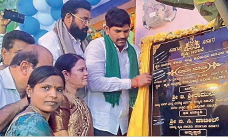 ಶೀಘ್ರ ಭತ್ತ-ಜೋಳ ಖರೀದಿ ಕೇಂದ್ರ ಆರಂಭ; ಸಚಿವ ಬಿ. ಶ್ರೀರಾಮುಲು ಭರವಸೆ