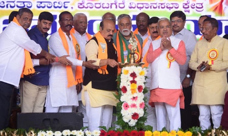 ಕೊರಟಗೆರೆಯಲ್ಲಿ ಜನಸಂಕಲ್ಪ ಸಮಾವೇಶ; ಬಿಜೆಪಿ ಟಿಕೆಟ್ ಆಕಾಂಕ್ಷಿ ಬೆಂಬಲಿಗರ ಹೈಡ್ರಾಮಾ