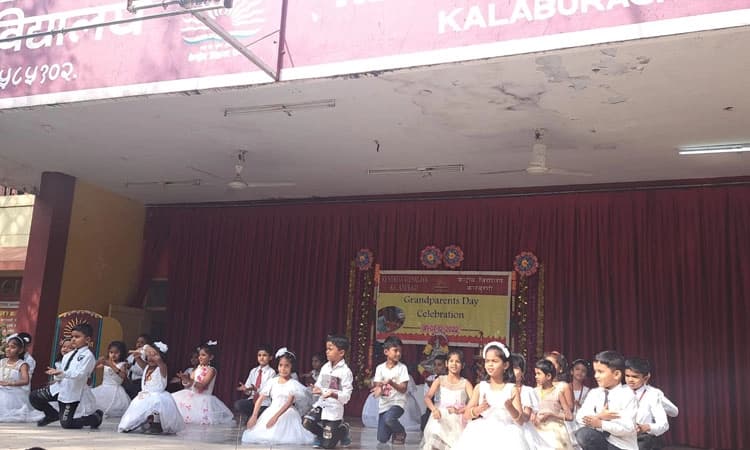 ಕೇಂದ್ರೀಯ ವಿದ್ಯಾಲಯದಲ್ಲಿ ಅಜ್ಜ- ಅಜ್ಜಿಯರ ದಿನಾಚರಣೆ