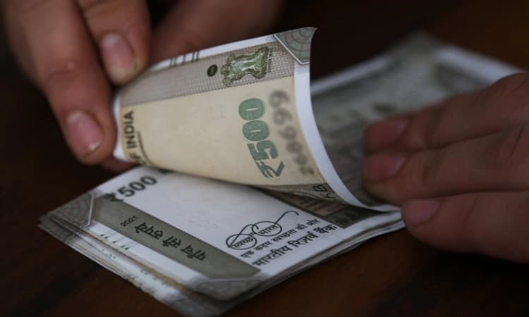 ಪಂಪ್‌ವೆಲ್‌ನಲ್ಲಿ ನೋಟಿನ ಬಂಡಲ್‌ಗ‌ಳು ಪತ್ತೆ! ಕುತೂಹಲ ಮೂಡಿಸಿದ ಮೆಕ್ಯಾನಿಕ್‌ ಹೇಳಿಕೆ