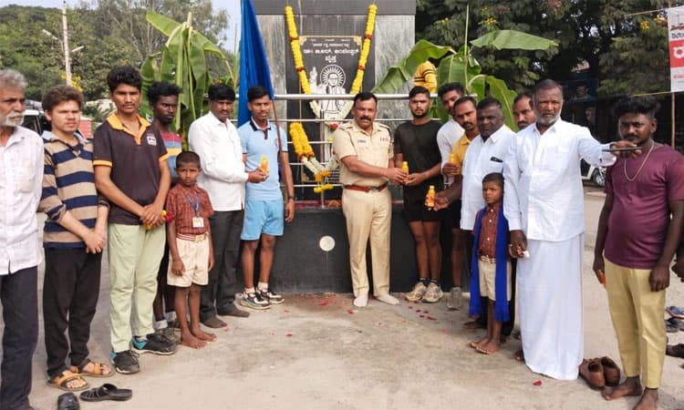 ಗಂಗಾವತಿ: ಡಾ. ಅಂಬೇಡ್ಕರ್ ಪರಿನಿರ್ವಹಣಾ ದಿನ; ಯುವಕರಿಂದ ಮ್ಯಾರಥಾನ್ ಓಟ