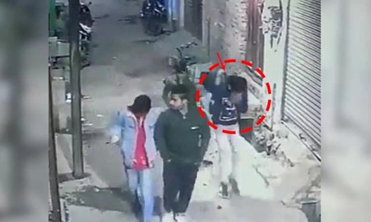 ಸೀನಿದ ಕೆಲವೇ ಸೆಕೆಂಡ್‌ಗಳ ಬಳಿಕ ಹೃದಯಾಘಾತ: ಸ್ನೇಹಿತರ ಮುಂದೆಯೇ ಕುಸಿದು ಬಿದ್ದು ಯುವಕ ಮೃತ್ಯು