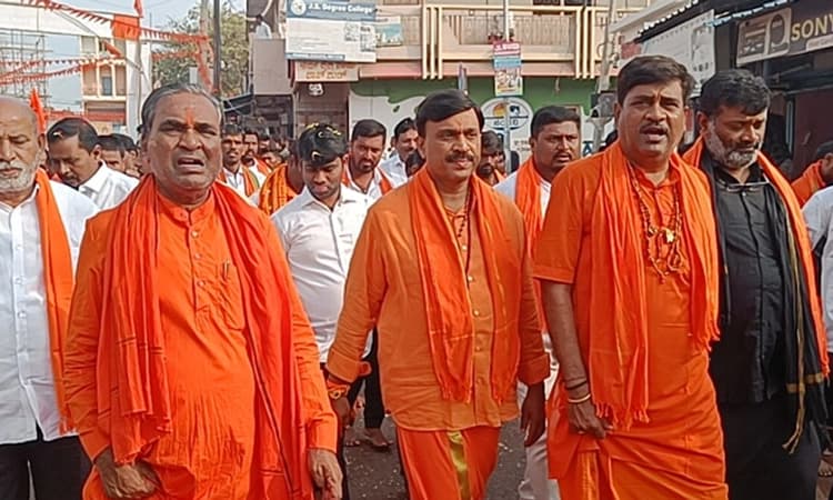 ಹನುಮ ಮಾಲೆ ಧರಿಸಿದ ಮಾಜಿ ಸಚಿವ ಜನಾರ್ದನ ರೆಡ್ಡಿ