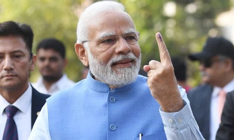 ಗುಜರಾತ್ ನಲ್ಲಿಂದು ಎರಡನೇ ಹಂತದ ಮತದಾನ: ಮತ ಚಲಾಯಿಸಿದ ಪ್ರಧಾನಿ ಮೋದಿ