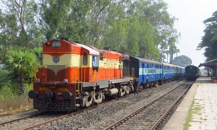 ಕಾಮಗಾರಿ ಮುಂದೂಡಿಕೆ: ವಿವಿಧ ರೈಲು ಸೇವೆ ಪುನಾರಂಭ