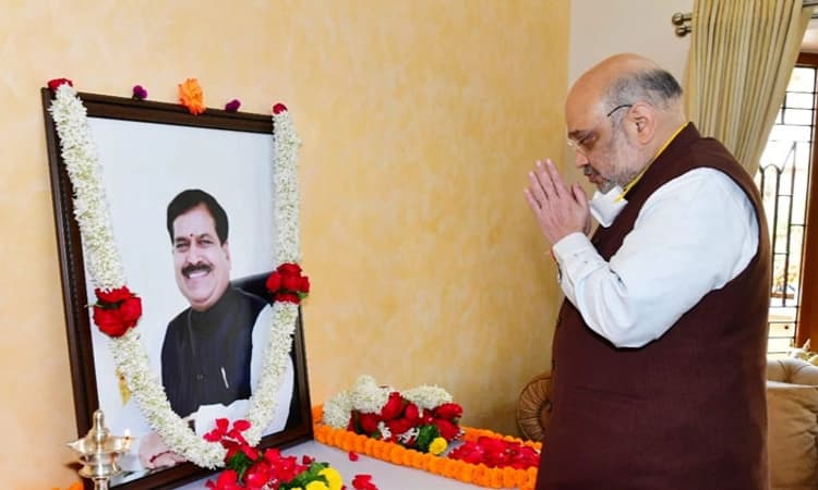 ದಿ.ಸುರೇಶ್ ಅಂಗಡಿ ನಿವಾಸಕ್ಕೆ ಭೇಟಿ ನೀಡಿದ ಕೇಂದ್ರ ಗೃಹ ಸಚಿವ ಅಮಿತ್ ಶಾ