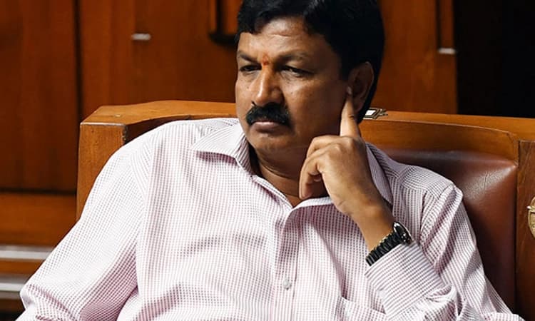 ಮಾರ್ಚ್- ಏಪ್ರಿಲ್‌ನಲ್ಲಿ ದೊಡ್ಡ ಮಟ್ಟದ ಸಂಪುಟ ಪುನಾರಚನೆ: ಸಚಿವ ಜಾರಕಿಹೊಳಿ‌ ಹೊಸಬಾಂಬ್