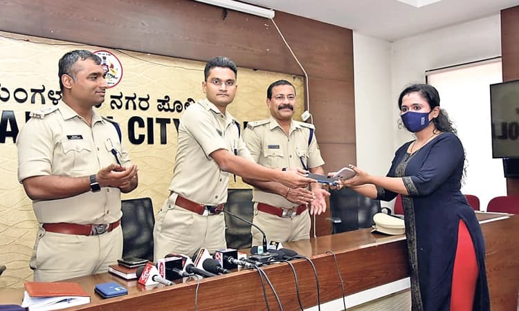 ಮಂಗಳೂರು: ಕಳೆದು ಹೋದ 93 ಮೊಬೈಲ್‌ಗ‌ಳ ಹಸ್ತಾಂತರ