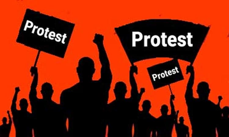 ಕಾಸರಗೋಡು: ಅಡೂರು ಶಾಲೆಗೆ ಮಲಯಾಳಿ ಶಿಕ್ಷಕಿ… ಪ್ರತಿಭಟನೆ