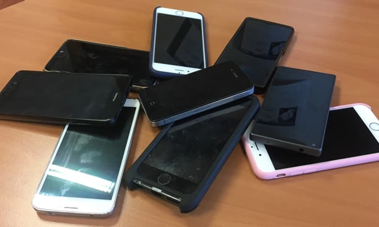 ಮಡಿಕೇರಿ: ಕಳೆದ ಹೋಗಿದ್ದ 23 ಮೊಬೈಲ್‌ ಪತ್ತೆ… ವಾರಸುದಾರರಿಗೆ ಹಸ್ತಾಂತರ