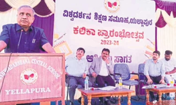 ಯಲ್ಲಾಪುರ:ಉನ್ನತ ಶಿಕ್ಷಣ ಪಡೆದು ವಿದೇಶದಲ್ಲಿ ನೆಲೆಸಬೇಡಿ- ಡಾ| ವಿಜಯ ಸಂಕೇಶ್ವರ