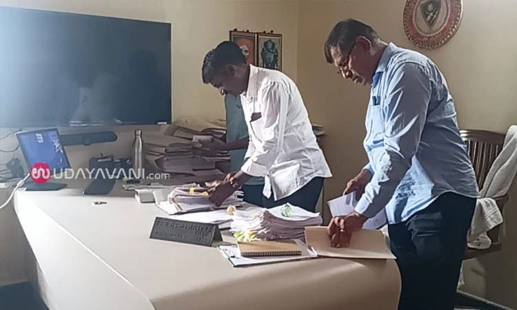 KRIDL ಇಂಜಿನೀಯರ್ ಮನೆ ಮೇಲೆ ದಾಳಿ ಲೋಕಾಯುಕ್ತ ದಾಳಿ