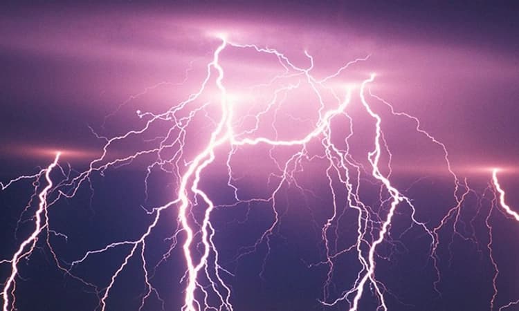 ರಾಮನಗರದಲ್ಲಿ ವರುಣನ ಅಬ್ಬರ… ಸಿಡಿಲು ಬಡಿದು 4ಮೇಕೆ ಸಾವು, ಮೂರು ಕುರಿಗಾಹಿಗಳಿಗೆ ಗಾಯ