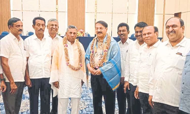 ಮಾದರಿ ಕ್ಷೇತ್ರಕ್ಕಾಗಿ ಅಭಿವೃದ್ಧಿ ಕೈಗೊಳ್ಳಿ