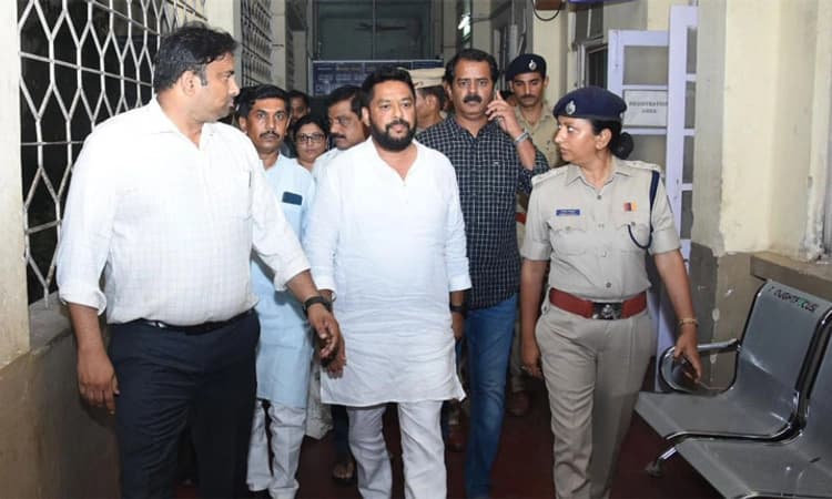 T Narasipura ಭೀಕರ ಅಪಘಾತ: ಮೈಸೂರು ಆಸ್ಪತ್ರೆಗೆ ಸಚಿವ ನಾಗೇಂದ್ರ ಭೇಟಿ