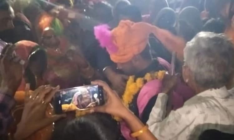 ಮದುವೆ ದಿನವೇ ಓಡಿಹೋದ ವಧುವಿಗಾಗಿ 13 ದಿನ ಮಂಟಪದಲ್ಲೇ ಕಾದು ಕುಳಿತ ವರ: ಕೊನೆಗೆ ಆದದ್ದು..