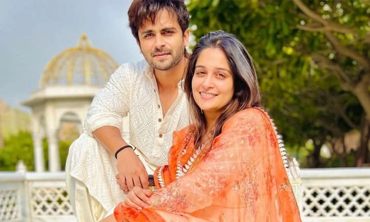 Actress: ಮೊದಲ ಮಗುವಿನ ನಿರೀಕ್ಷೆ; ಬಣ್ಣದ ಲೋಕ ತೊರೆಯಲು ನಿರ್ಧರಿಸಿದ ಖ್ಯಾತ ನಟಿ