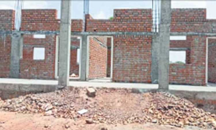 ಬೆಳಗಾವಿ: ಶುರುವಾಯ್ತು ಮತ್ತದೇ ದುರಸ್ತಿ-ಶಿಕ್ಷಕರ ಸಮಸ್ಯೆ