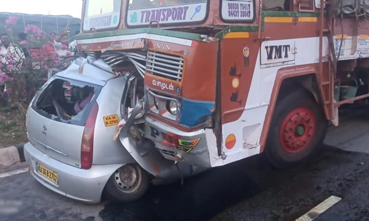 ದೋಟಿಹಾಳ: ಭೀಕರ ರಸ್ತೆ ಅಪಘಾತ… ಇಬ್ಬರು ಮಕ್ಕಳು ಸೇರಿ ಆರು ಮಂದಿ ಸ್ಥಳದಲ್ಲೇ ಮೃತ್ಯು