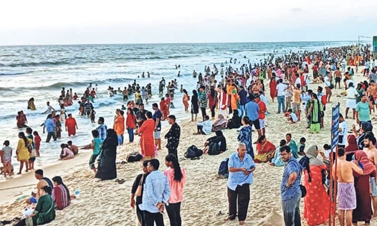 Malpe ಬೀಚ್‌ಗೆ ಪ್ರವಾಸಿಗರ ದಂಡು