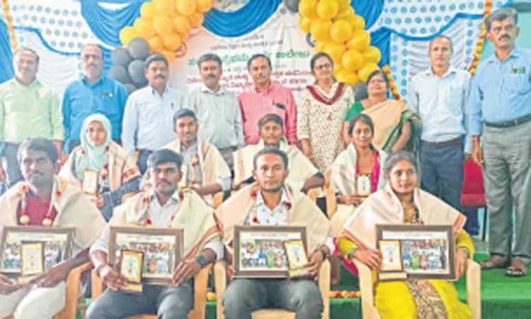 ಚಿಕ್ಕಬಳ್ಳಾಪುರ:ನಮ್ಮ ದುಡಿಮೆ ಕಸಿಯುತ್ತಿದೆ ಬಂಡವಾಳಶಾಹಿ ವ್ಯವಸ್ಥೆ; ಡಾಮಿನಿಕ್‌