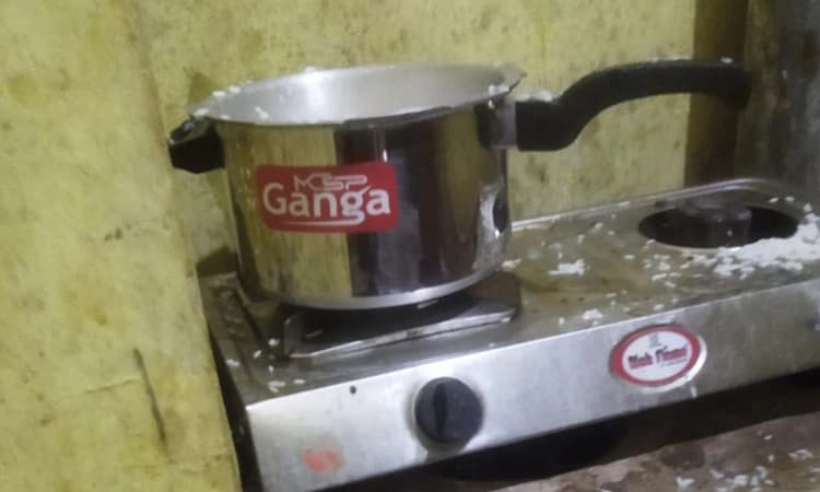 ರಾಮನಗರ: Election ಸಮಯದಲ್ಲಿ ಕೊಟ್ಟ ಕುಕ್ಕರ್ ಸಿಡಿದು ಬಾಲಕಿಗೆ ಗಂಭೀರ ಗಾಯ