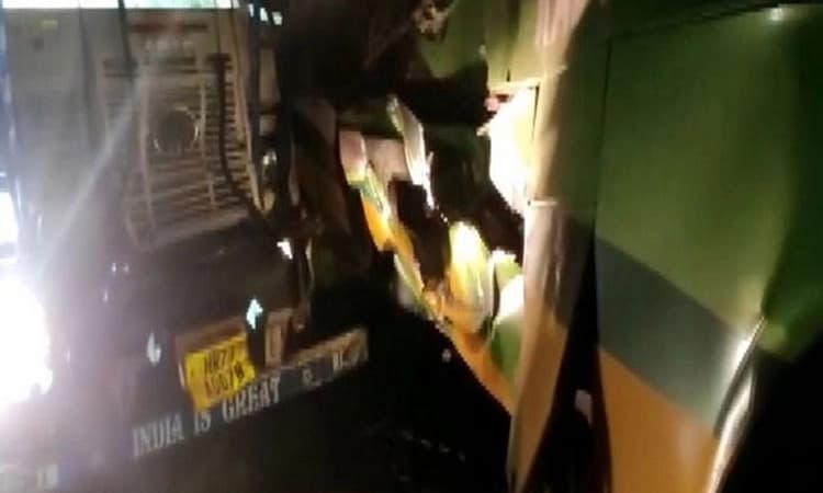 Uttar Pradesh: ಬಸ್-ಟ್ರಕ್ ಢಿಕ್ಕಿ, ಓರ್ವ ಮೃತ್ಯು; 28 ಮಂದಿಗೆ ಗಾಯ