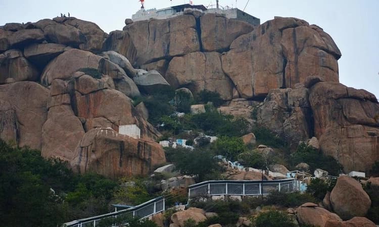 ಗಂಗಾವತಿ: ಕಿಷ್ಕಿಂಧಾ ಅಂಜನಾದ್ರಿಯಲ್ಲಿ ಹುಂಡಿ ಎಣಿಕೆ… 28.80 ಲಕ್ಷ ರೂ.ಸಂಗ್ರಹ