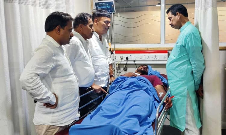 ಮಾಣಿ ಹಲ್ಲೆ ಪ್ರಕರಣ: ಗಾಯಾಳುವನ್ನು ಭೇಟಿಯಾದ ನಳಿನ್‌, ರಾಜೇಶ್‌ ನಾಯ್ಕ