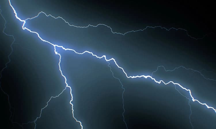 ಸಿಡಿಲು ಬಡಿದು ಕುರಿಗಾಹಿ ಸ್ಥಳದಲ್ಲೇ ಮೃತ್ಯು