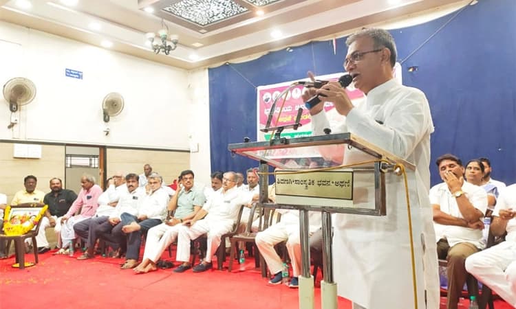 BJP ಆತ್ಮಾವಲೋಕನ ಸಭೆ ;ಅಥಣಿಯಲ್ಲಿ ದೌರ್ಜನ್ಯ ರಾಜಕೀಯ ಸಹಿಸುವುದಿಲ್ಲ: ಕುಮಟಳ್ಳಿ